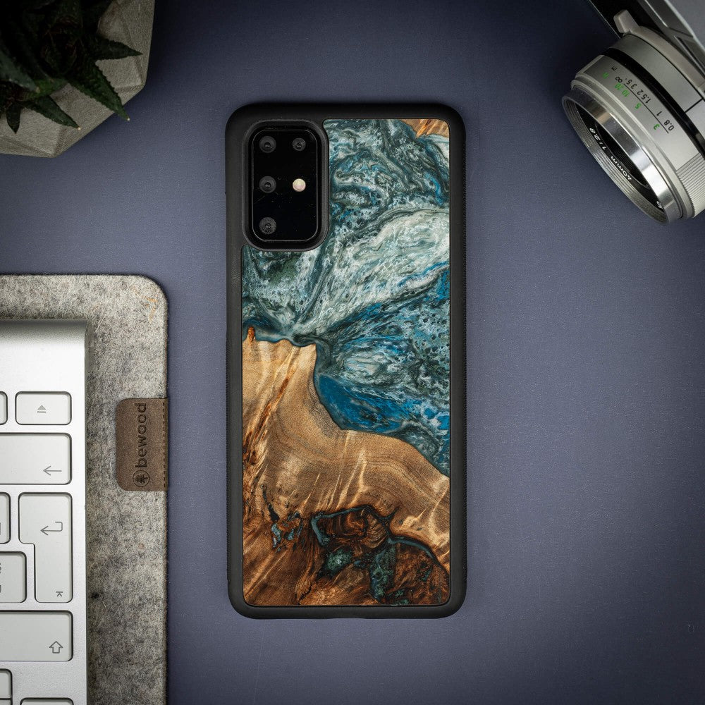 Holzhülle für Galaxy S20 Plus, Bewood Unique Planets Erde