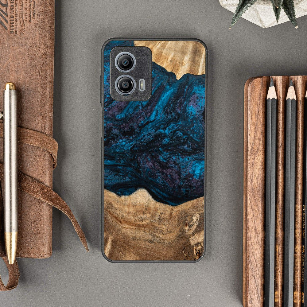 Holzhülle für Motorola Moto G53 5G, Bewood Unique Planets Neptun