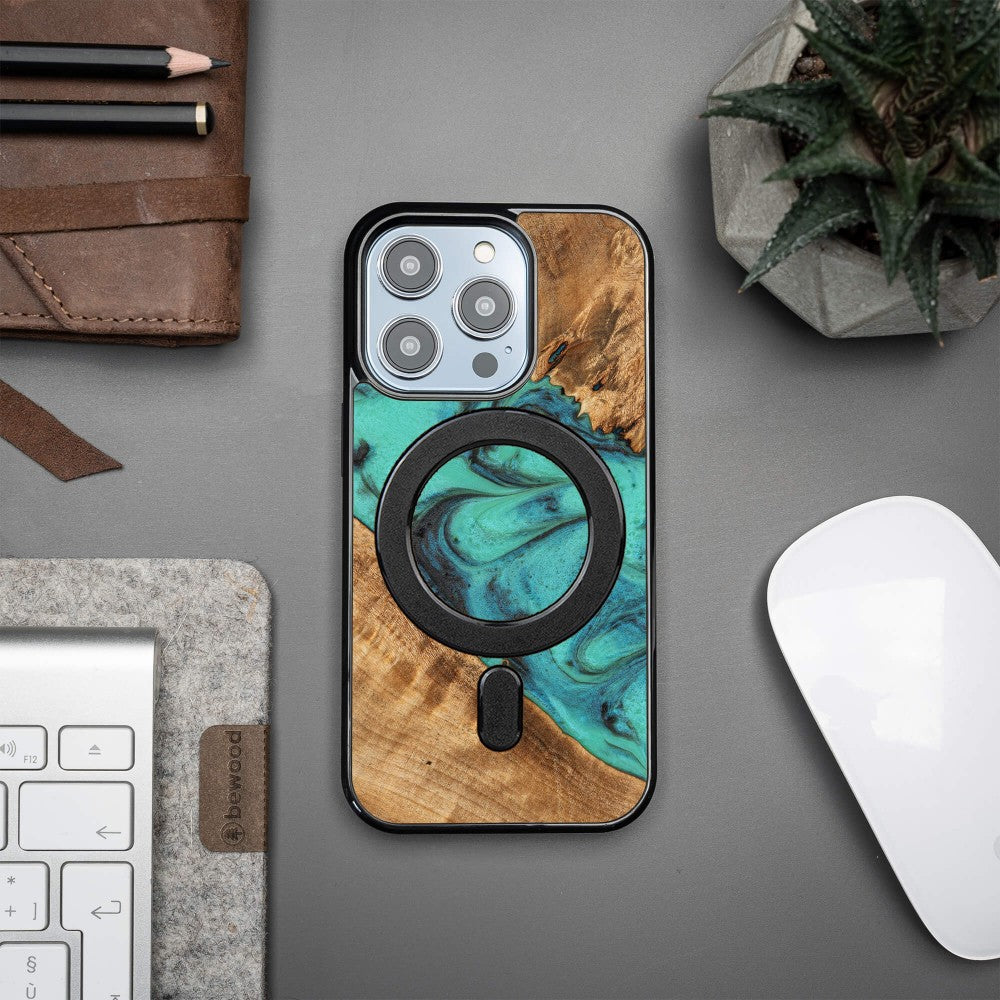 Holzhülle für iPhone 15 Pro, Bewood Unique Turquoise für MagSafe