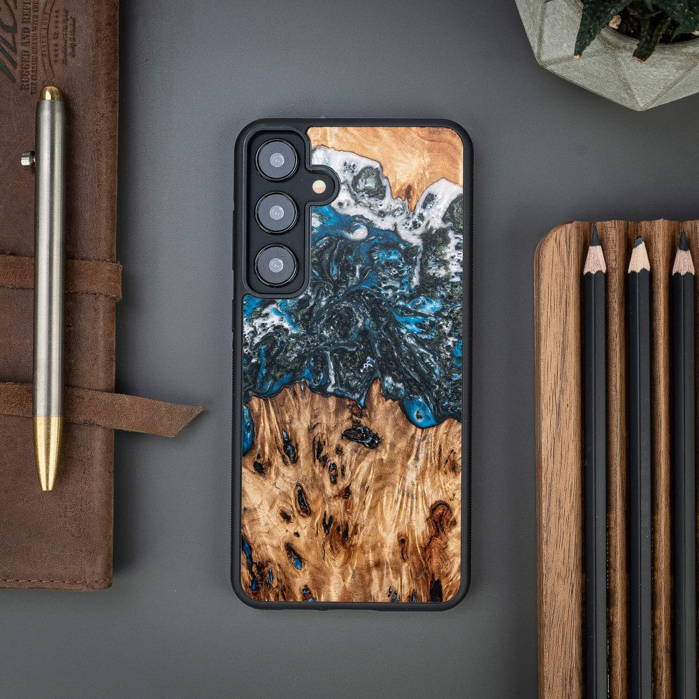Holzhülle für Galaxy S24 Plus, Bewood Unique Planets Erde