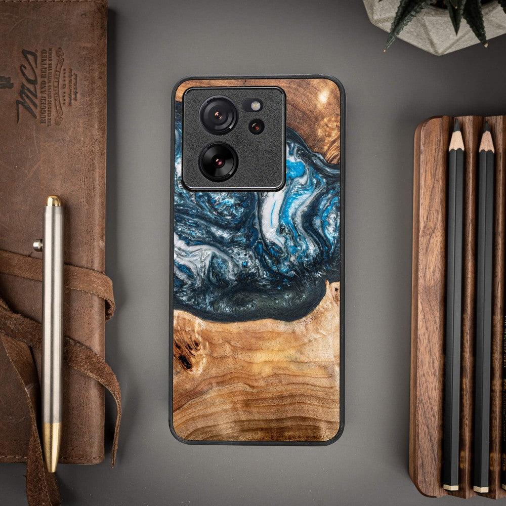 Holzhülle für Xiaomi 13T Pro / 13T, Bewood Unique Planets Erde