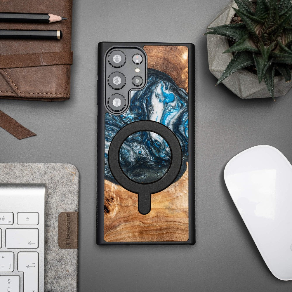Holzhülle für Galaxy S23 Ultra, Bewood Unique Planets Erde für MagSafe