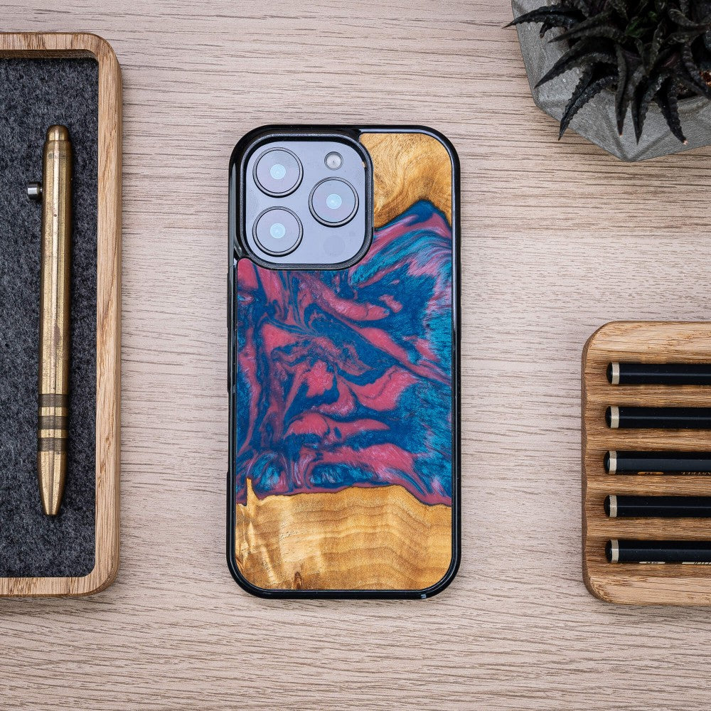 Holzhülle für iPhone 16 Pro, Bewood Unique Neons Vegas