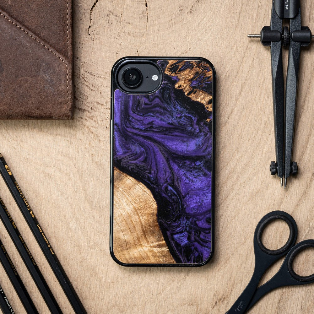 Holzhülle für iPhone 17e / 16e, Bewood Unique Violet