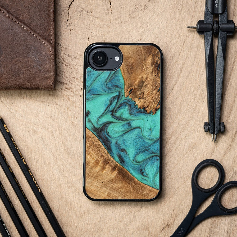 Holzhülle für iPhone 17e / 16e, Bewood Unique Turquoise