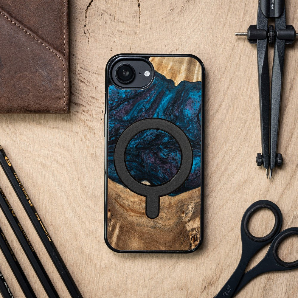 Holzhülle für iPhone 17e / 16e, Bewood Unique Planets Neptun für MagSafe