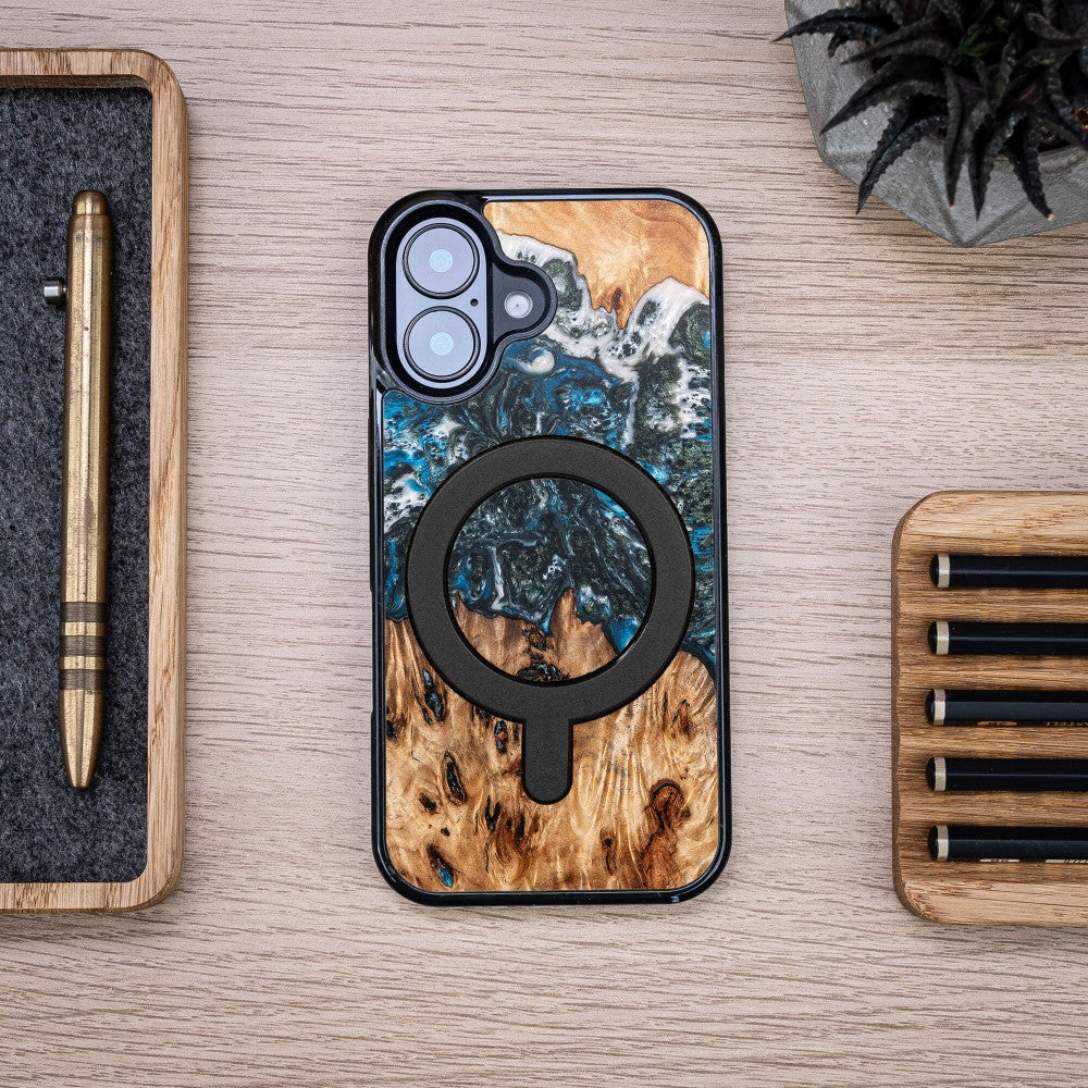 Holzhülle für iPhone 17, Bewood Unique Planets Erde für MagSafe