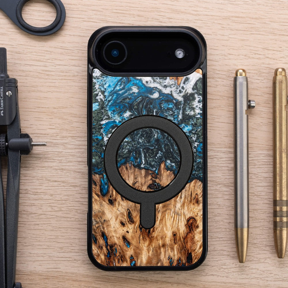 Holzhülle für iPhone Air, Bewood Unique Planets Erde für MagSafe