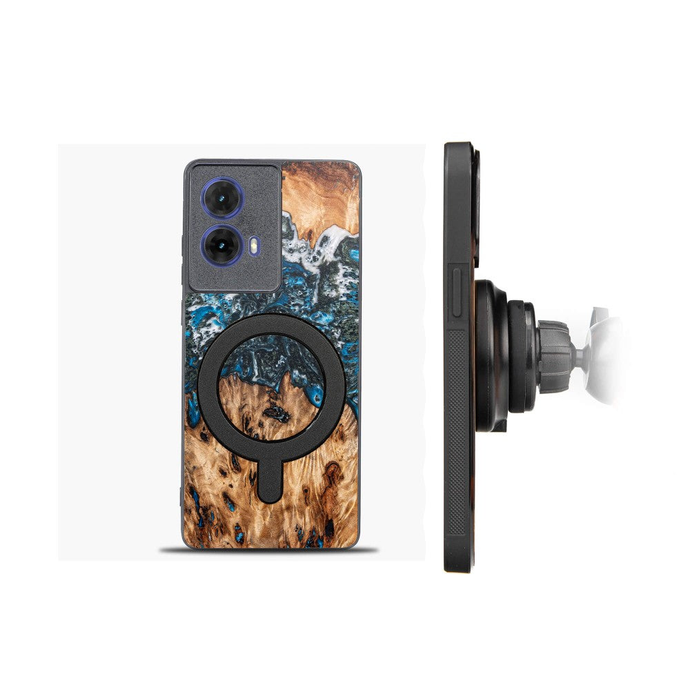 Holzhülle für Motorola Moto G85 5G, Bewood Unique Planets Erde für MagSafe