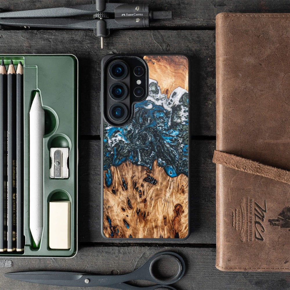 Holzhülle für Galaxy S26 Ultra, Bewood Unique Planets Erde