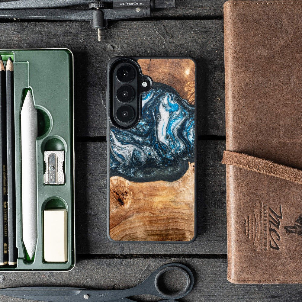 Holzhülle für Galaxy A57 5G, Bewood Unique Planets Erde