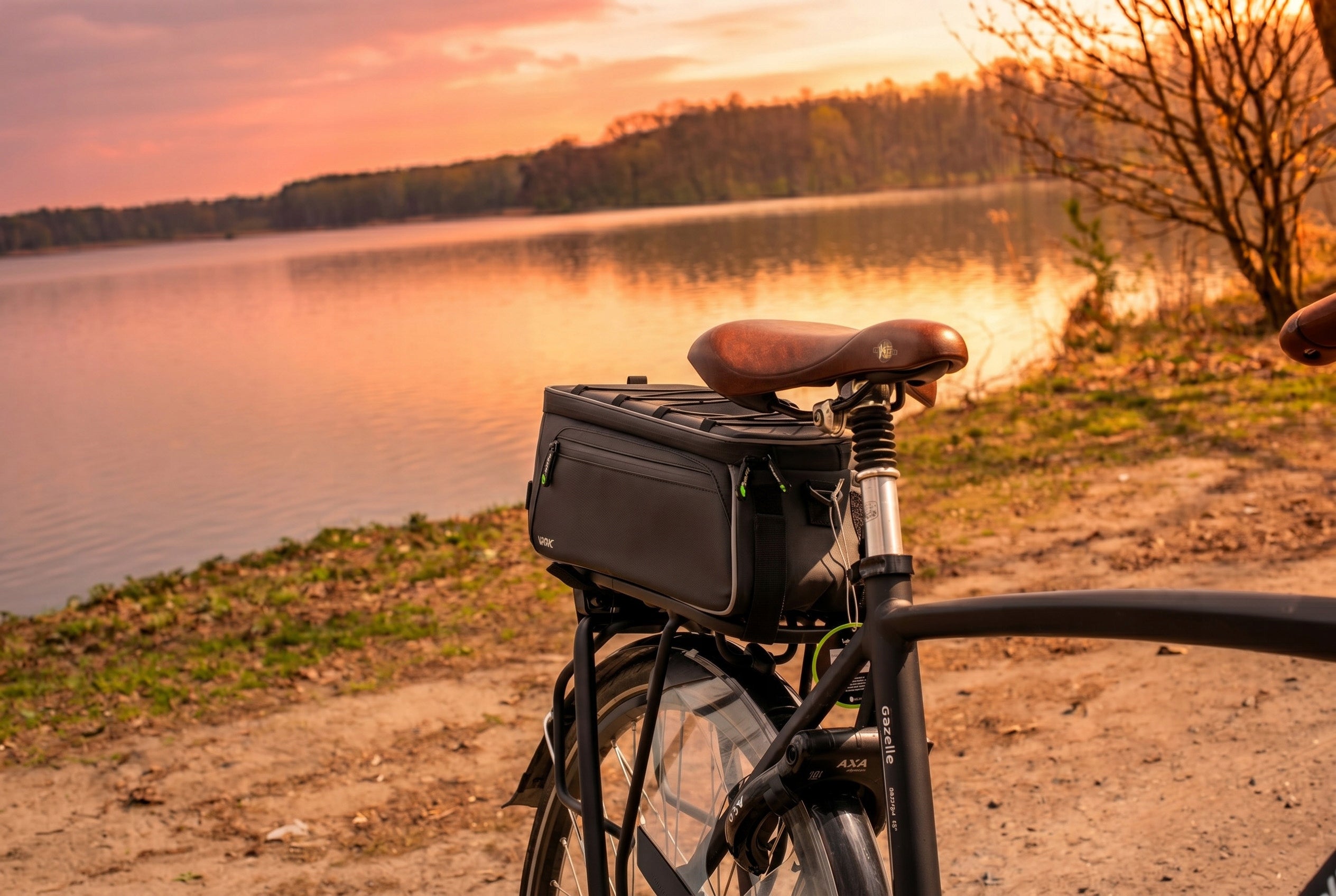 Fahrradtasche für den Gepäckträger mit Seitentaschen, Vayox VA0448 10L, Schwarz