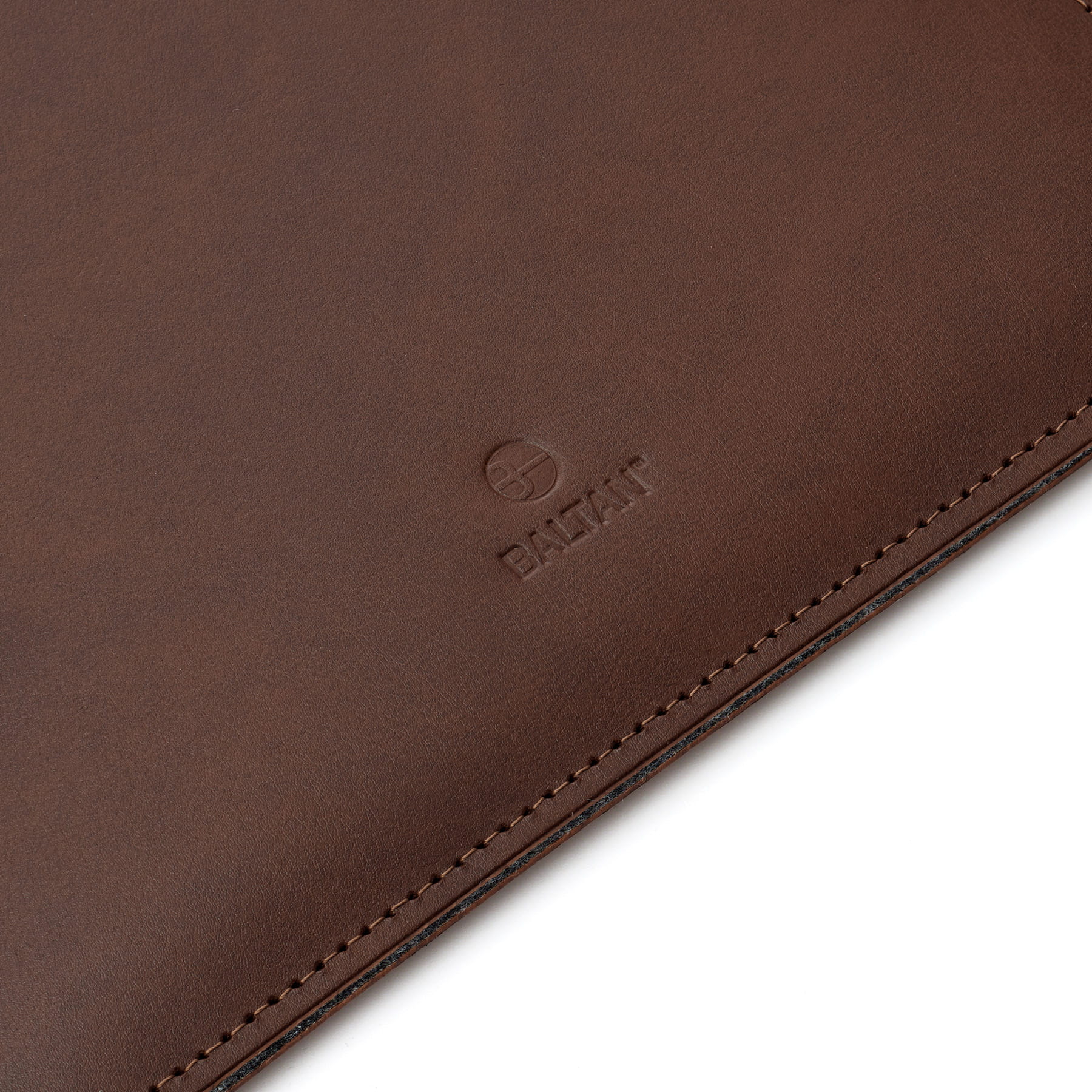 Hülle für MacBook Neo 13" 2026, Baltan Sleeve Premium, Dunkelbraun