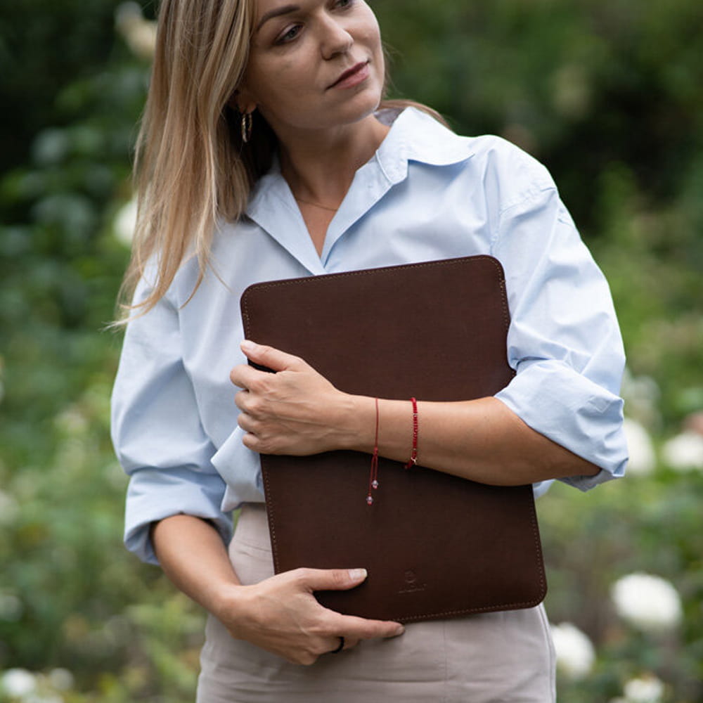 Hülle für MacBook Air 13,6" M4, Baltan Sleeve Premium, Dunkelbraun