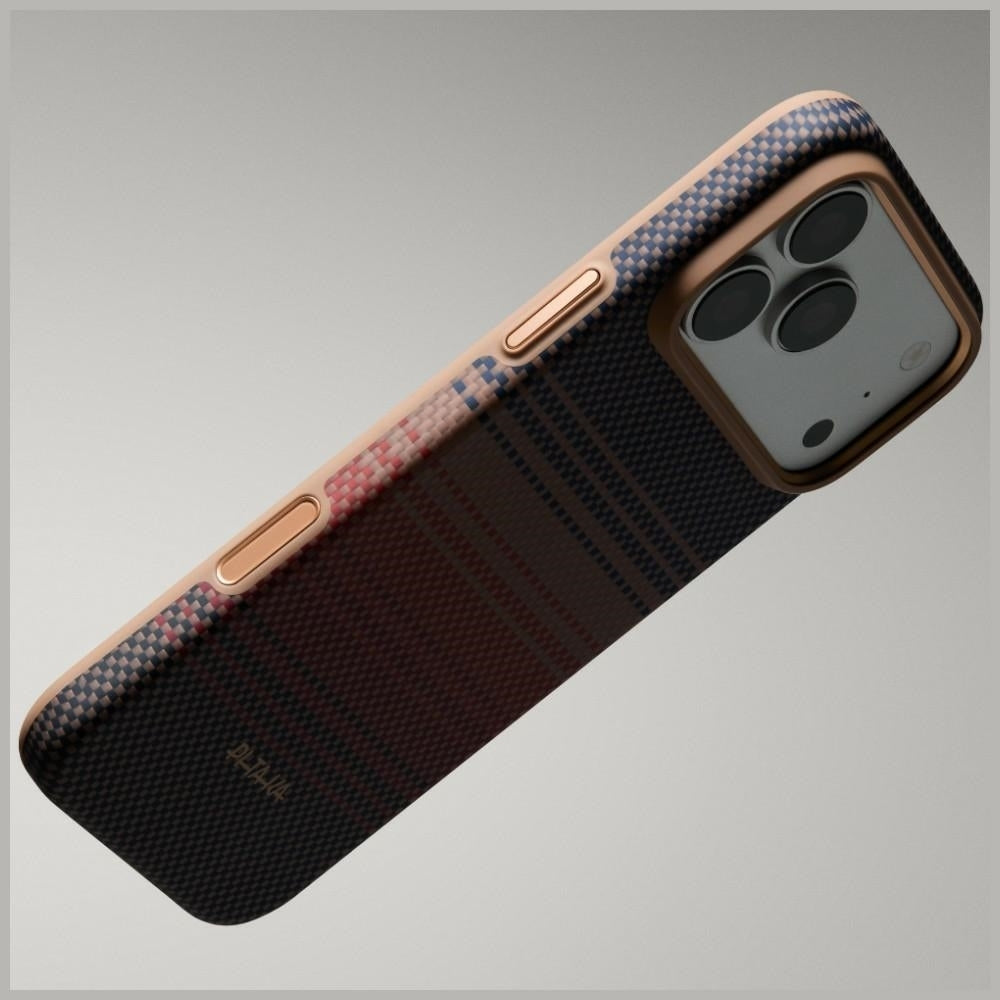 Aramid Handyhülle für iPhone 18 Pro Max / 17 Pro Max, PITAKA Ultra-Slim Case mit MagSafe, Braun und Schwarz mit Kevlar (11/11)