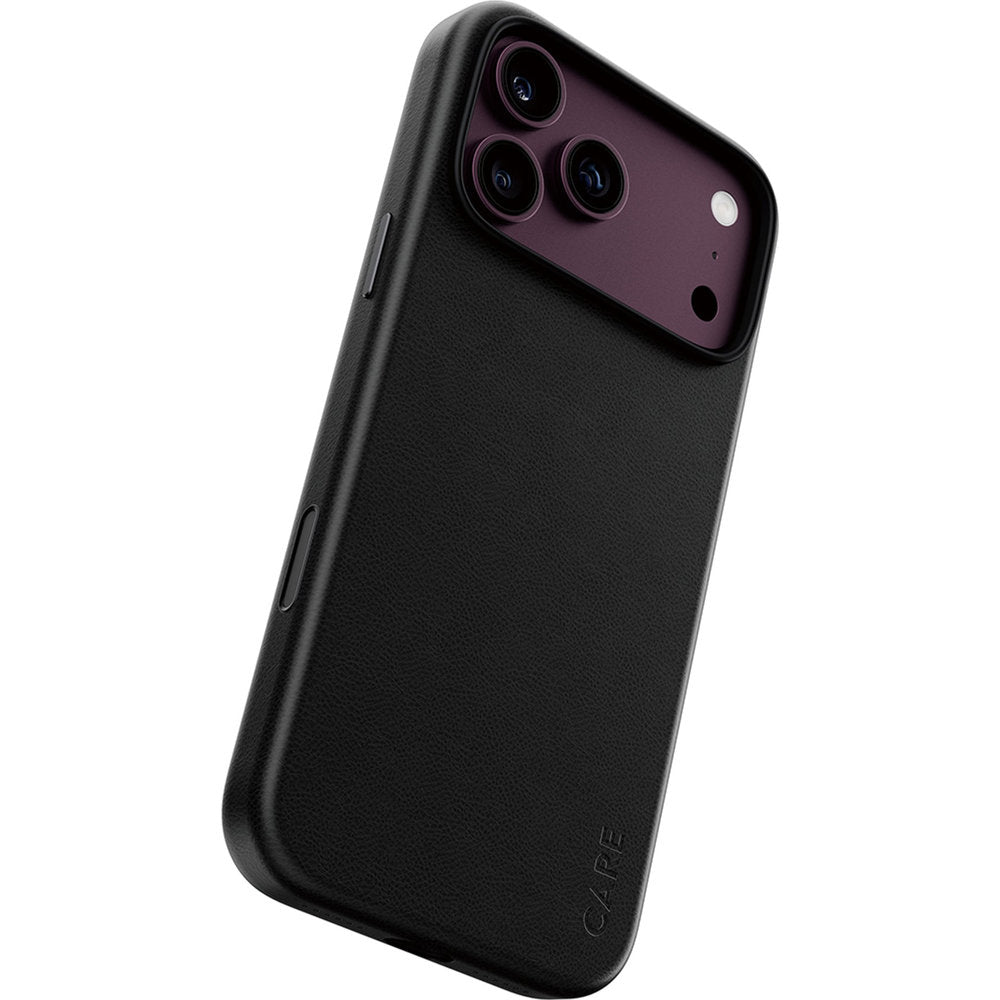 Handyhülle aus veganem Leder für iPhone 18 Pro Max / 17 Pro Max, CARE by PanzerGlass Solo Vegan Leather Case mit MagSafe, Schwarz (1/6)