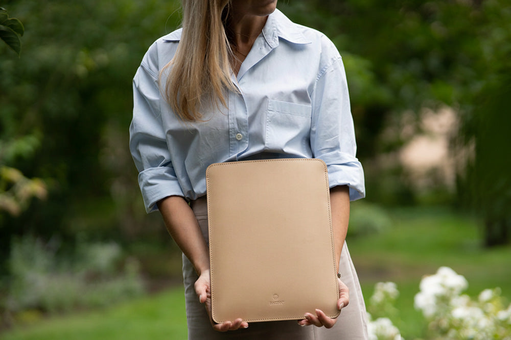 Hülle für MacBook Neo 13" 2026, Baltan Sleeve Premium, Beige