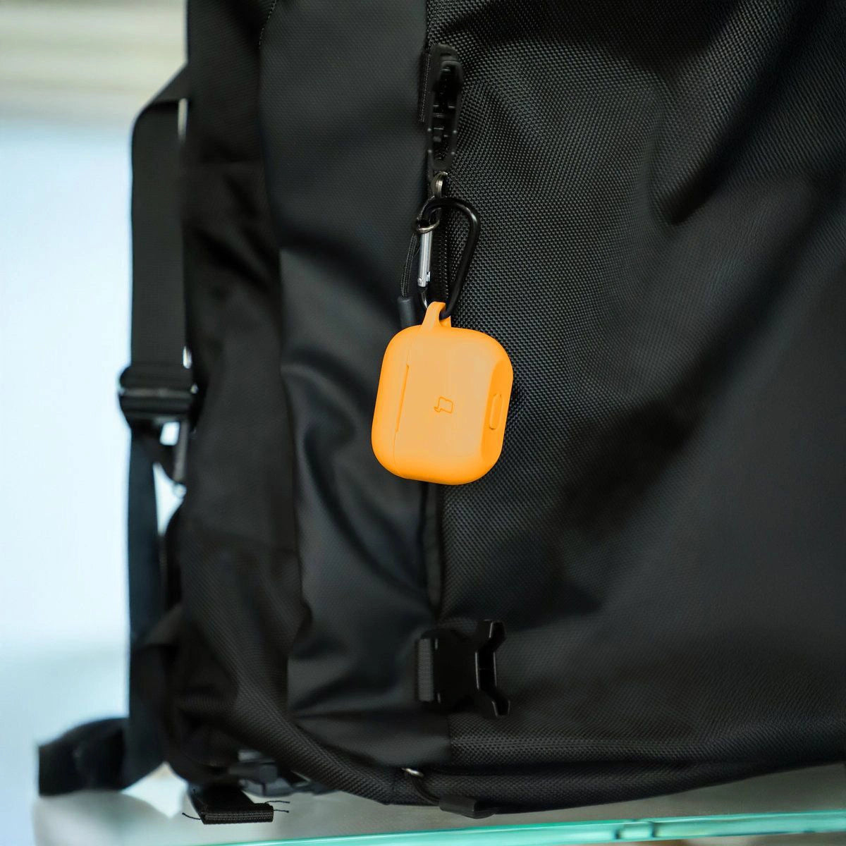 Silikonhülle mit Karabiner für AirPods 3, Bizon Case Headphone Silicone, Karotte