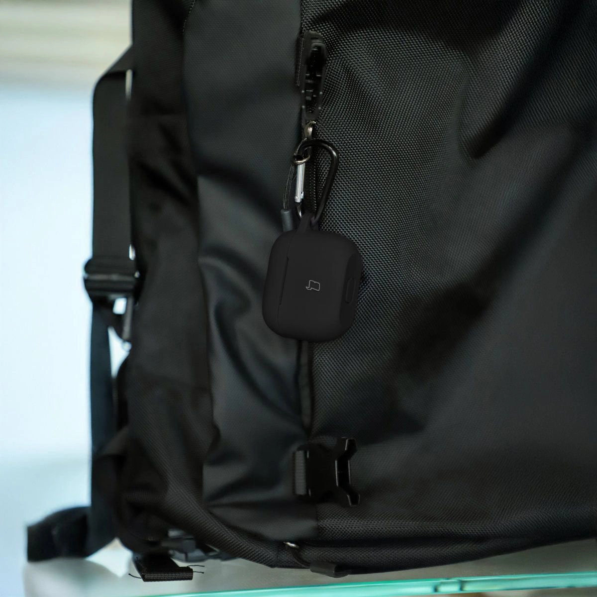 Silikonhülle mit Karabiner für AirPods Pro 2, Bizon Case Headphone Silicone, Schwarz
