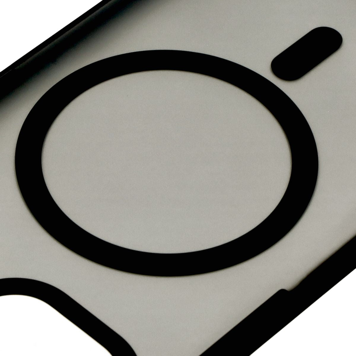 Handyhülle mit Magnetring für iPhone 15, Bizon Case MatteO, Semitransparent mit schwarzem Rand