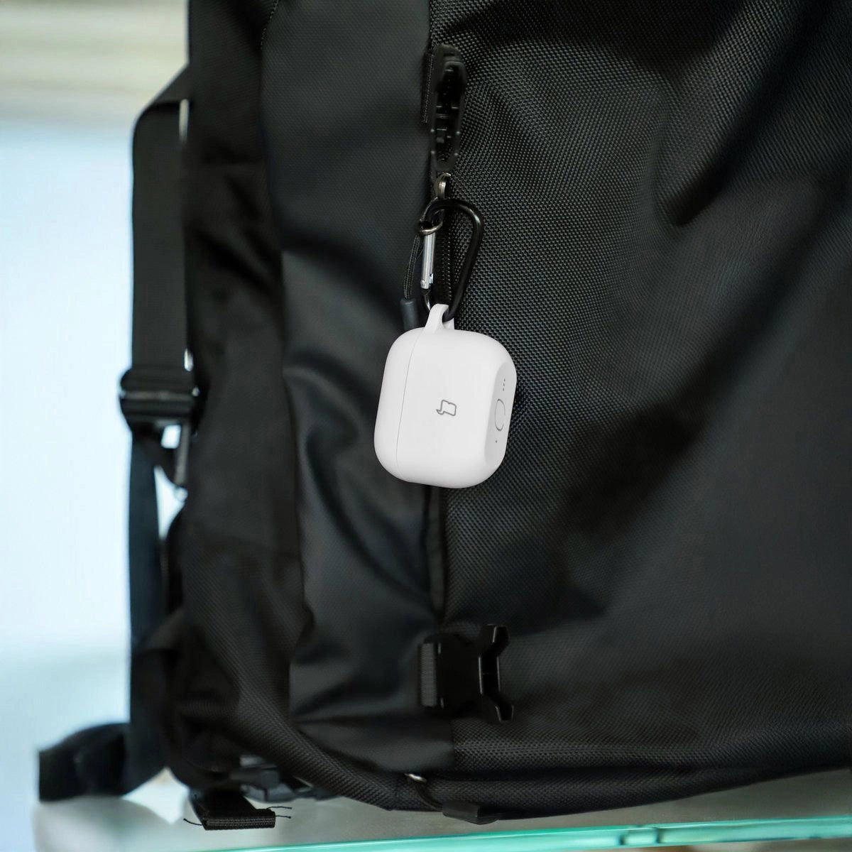 Silikonhülle mit Karabiner für AirPods Pro 3, Bizon Case Headphone Silicone, Weiß