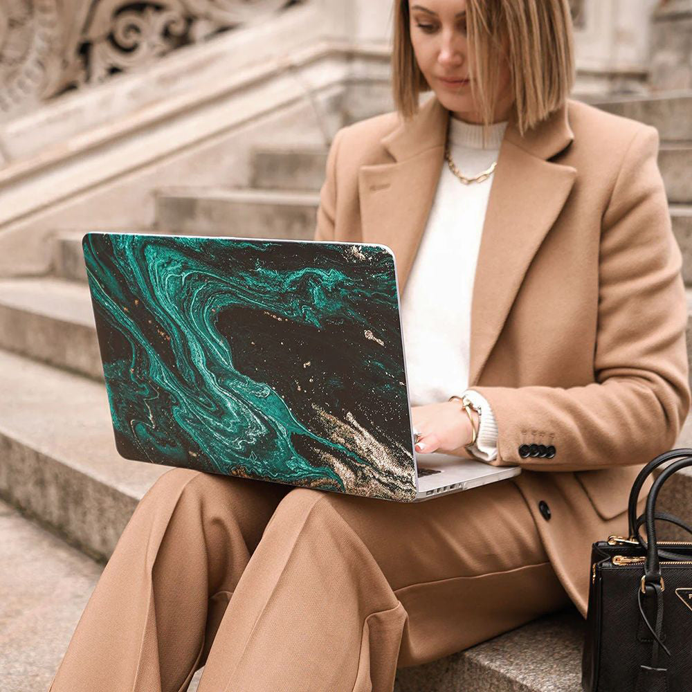 Schutzhülle Burga Emerald Pool Tough für MacBook Air 13.6" M4 / M3 / M2, Mehrfarbig marine