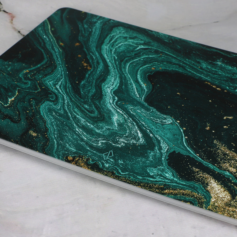 Schutzhülle Burga Emerald Pool Tough für MacBook Air 13.6" M4 / M3 / M2, Mehrfarbig marine