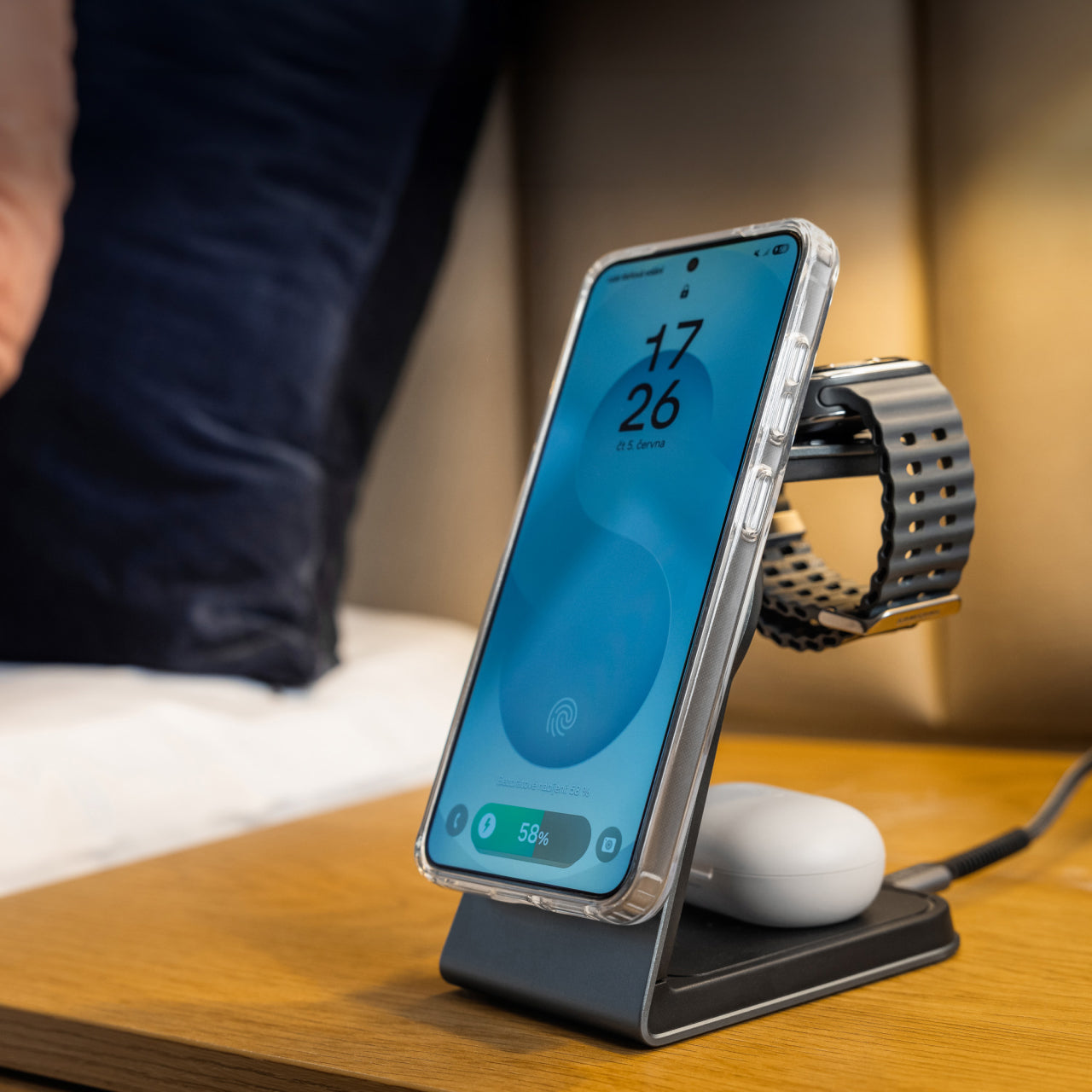 Induktionsladegerät mit Qi2.2 25W für MagSafe, 30.5W, Fixed MagPowerstation Alu 3, inkl. USB-C Kabel, Silber
