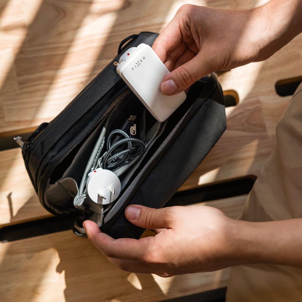 Ladegerät mit austauschbaren Spitzen Fixed Slim Traveller 65W USB-A USB-C PD 3.0 GaN, EU, USA, UK, AUS, Weiß