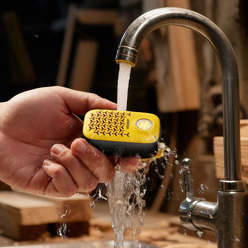Drahtloser Bluetooth-5.4-Lautsprecher, Joyroom Maya Series JR-MS03, 600 mAh, tragbar, mit ENC und integrierter Taschenlampe, IP67, Gelb-Schwarz