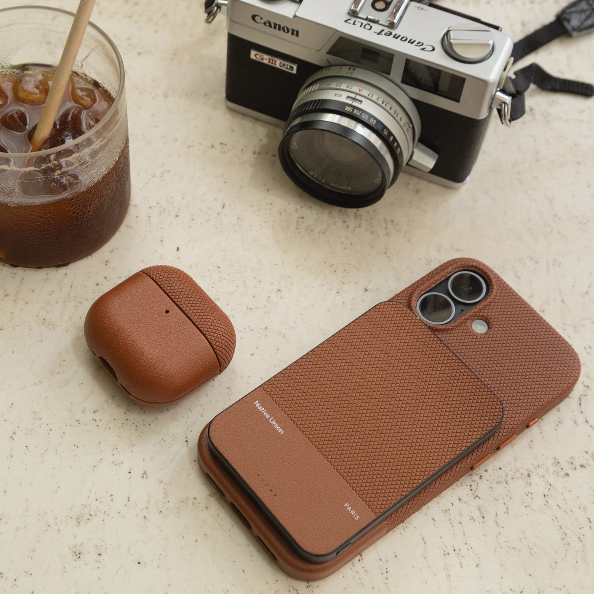 Handyhülle für iPhone 17, Native Union (RE)Classic mit MagSafe, Braun