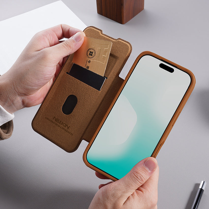 Handyhülle mit Klappe und Kameraschutz für iPhone 17, Nillkin Qin Pro, Braun