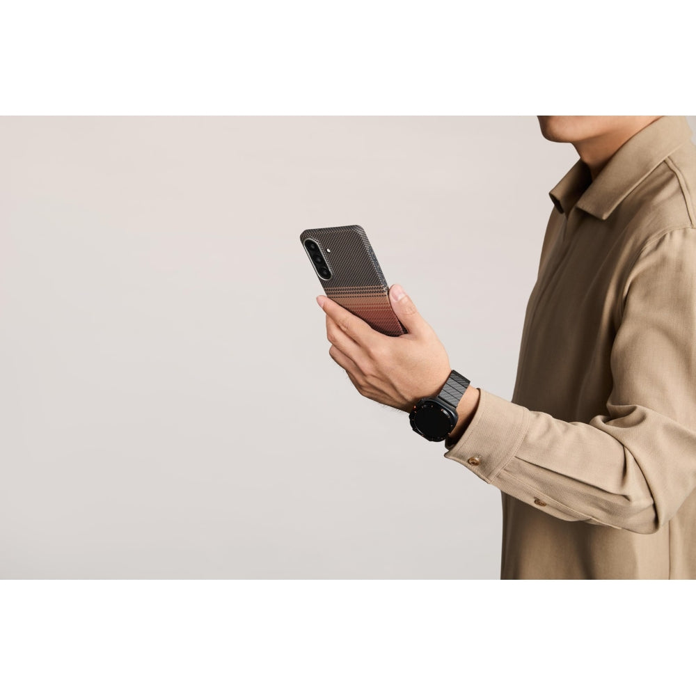 Aramid Handyhülle für Galaxy S26, Pitaka Edge Case, mit programmierbaren Tasten Aaron Button, mit MagSafe, Braun mit schwarz