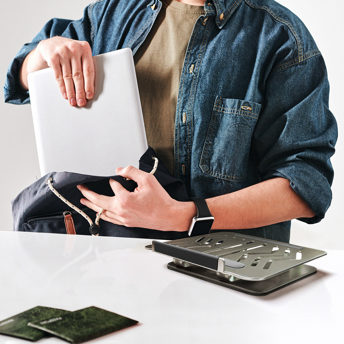 Laptop- und Tabletständer drehbar, Wozinsky WRS-CPY84SS, Silber
