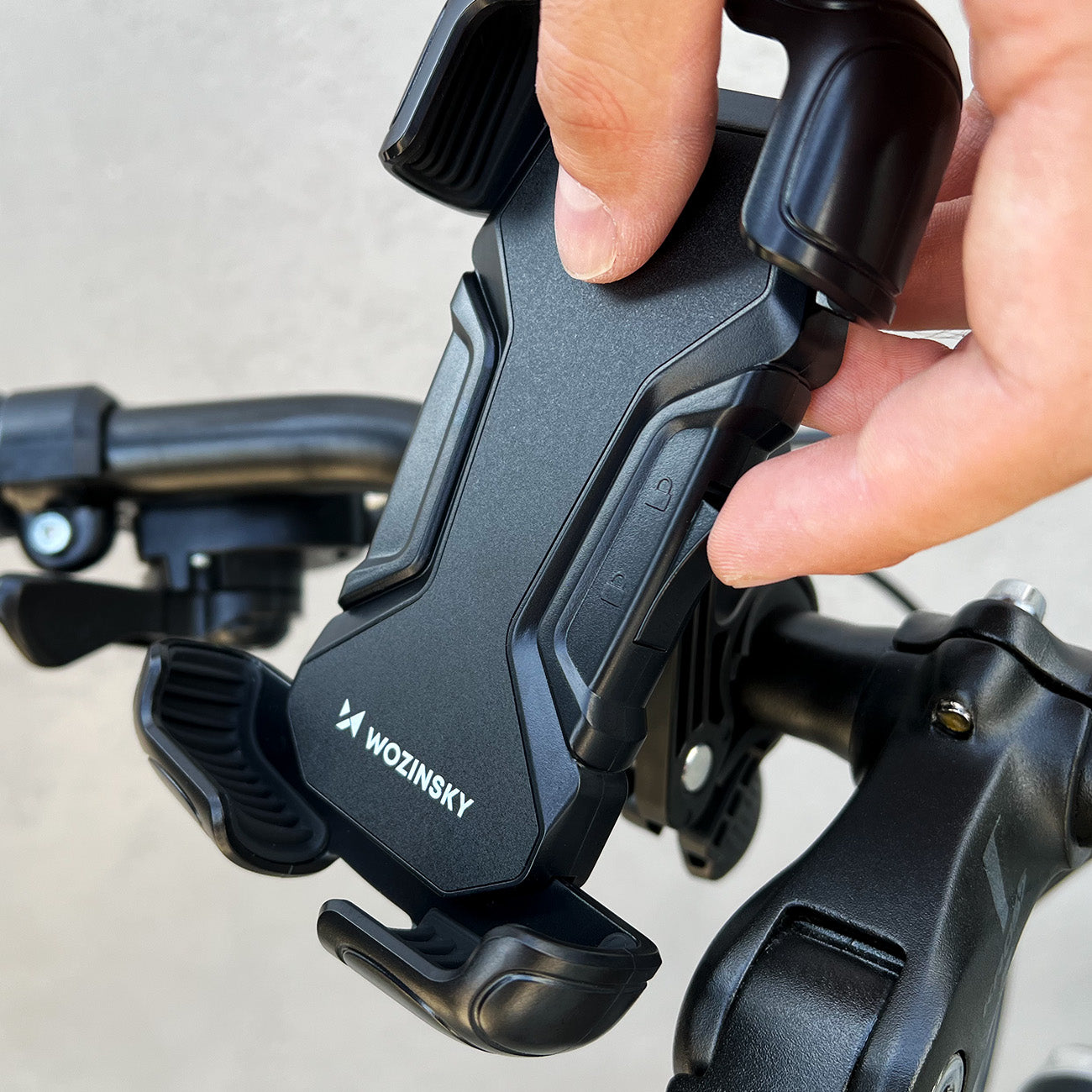Fahrrad Handyhalterung für Smartphone für den Lenker, Wozinsky Active WBHBK6, Schwarz