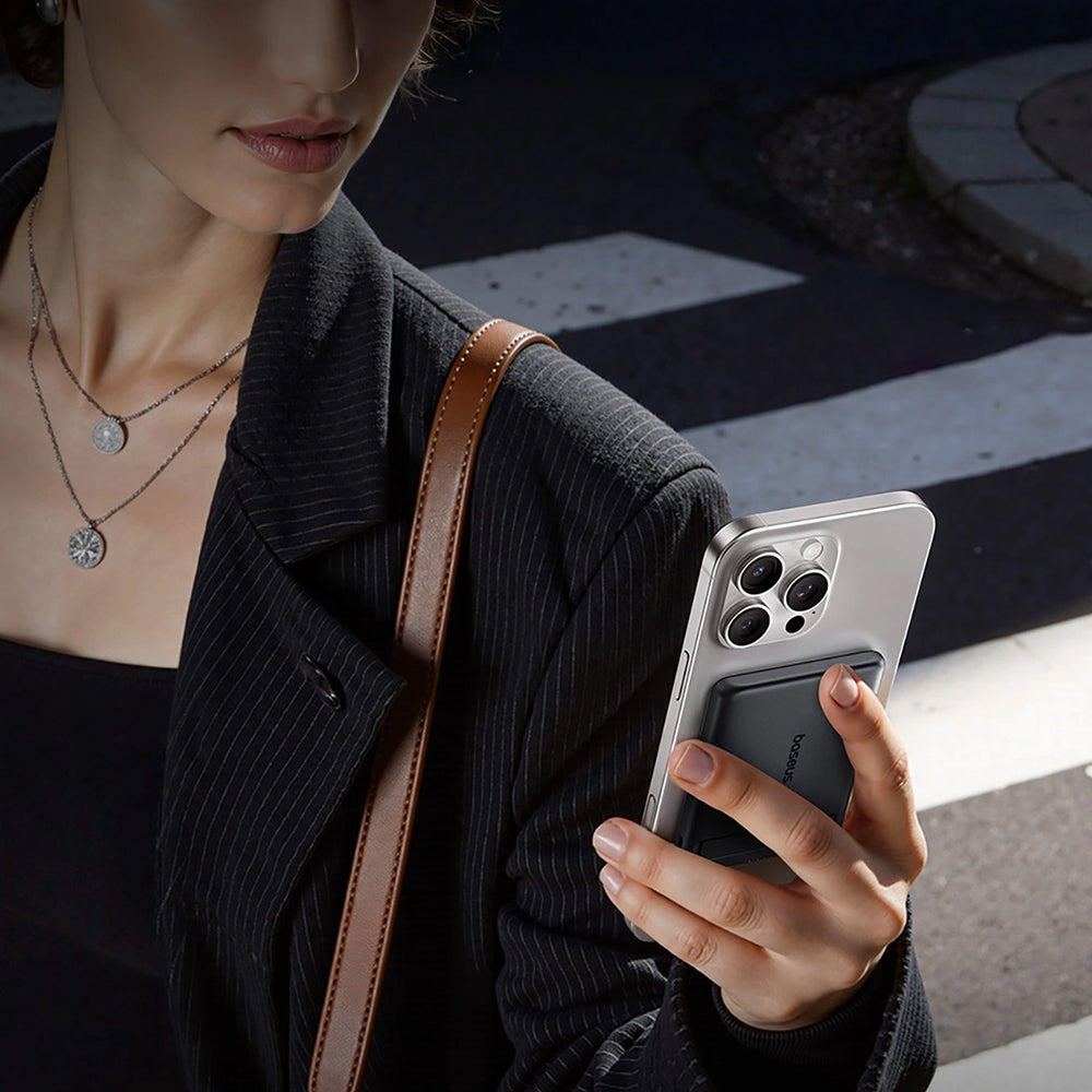 Powerbank Baseus PicoGo AM31, 5000 mAh mit Qi2 15W für MagSafe mit Standfunktion, kompakt, Schwarz