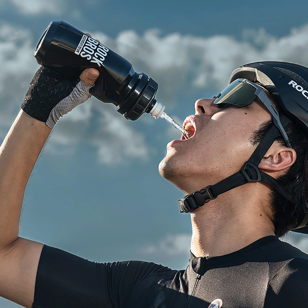 Fahrrad Trinkflasche 600 ml, Rockbros, mit weichem Mundstück und Staubschutzkappe, Schwarz