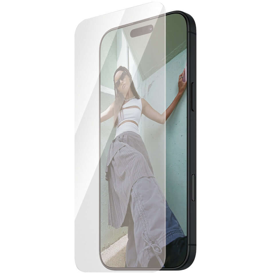 Gehärtetes Glas mit Applikator für iPhone 16 Pro, Safe by PanzerGlass Ultra-Wide Fit Easy Aligner