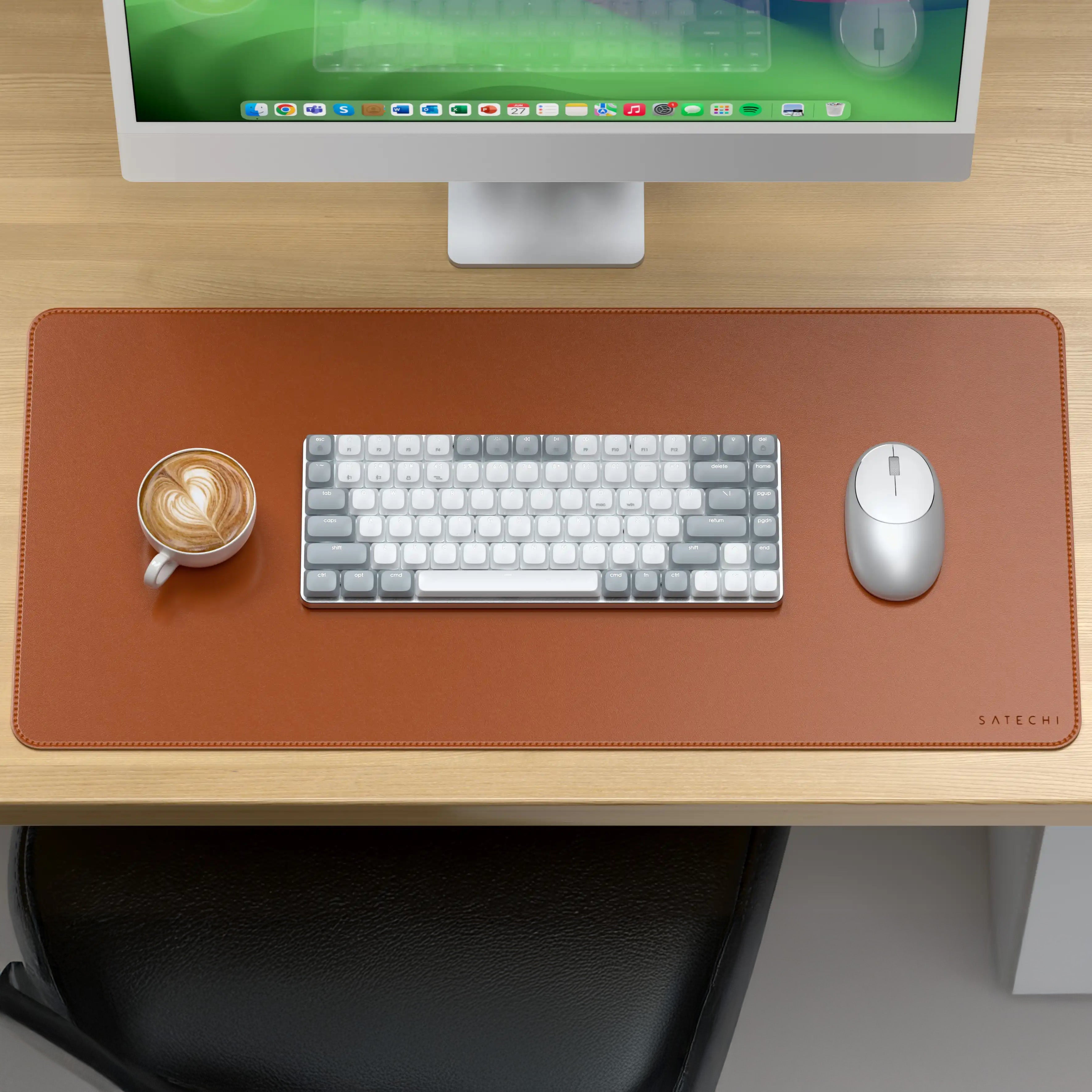 Schreibtischunterlage aus veganem Leder, Satechi Premium Desk Mat, Braun