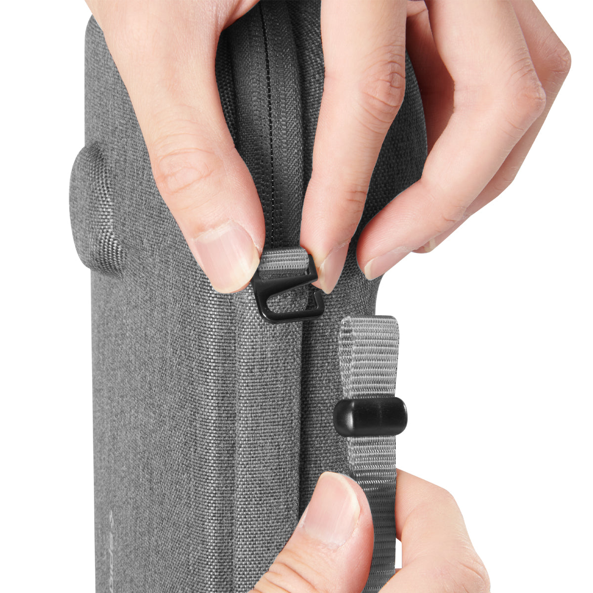 Hülle für PlayStation Portal, Spigen Klasden Pouch, Grau