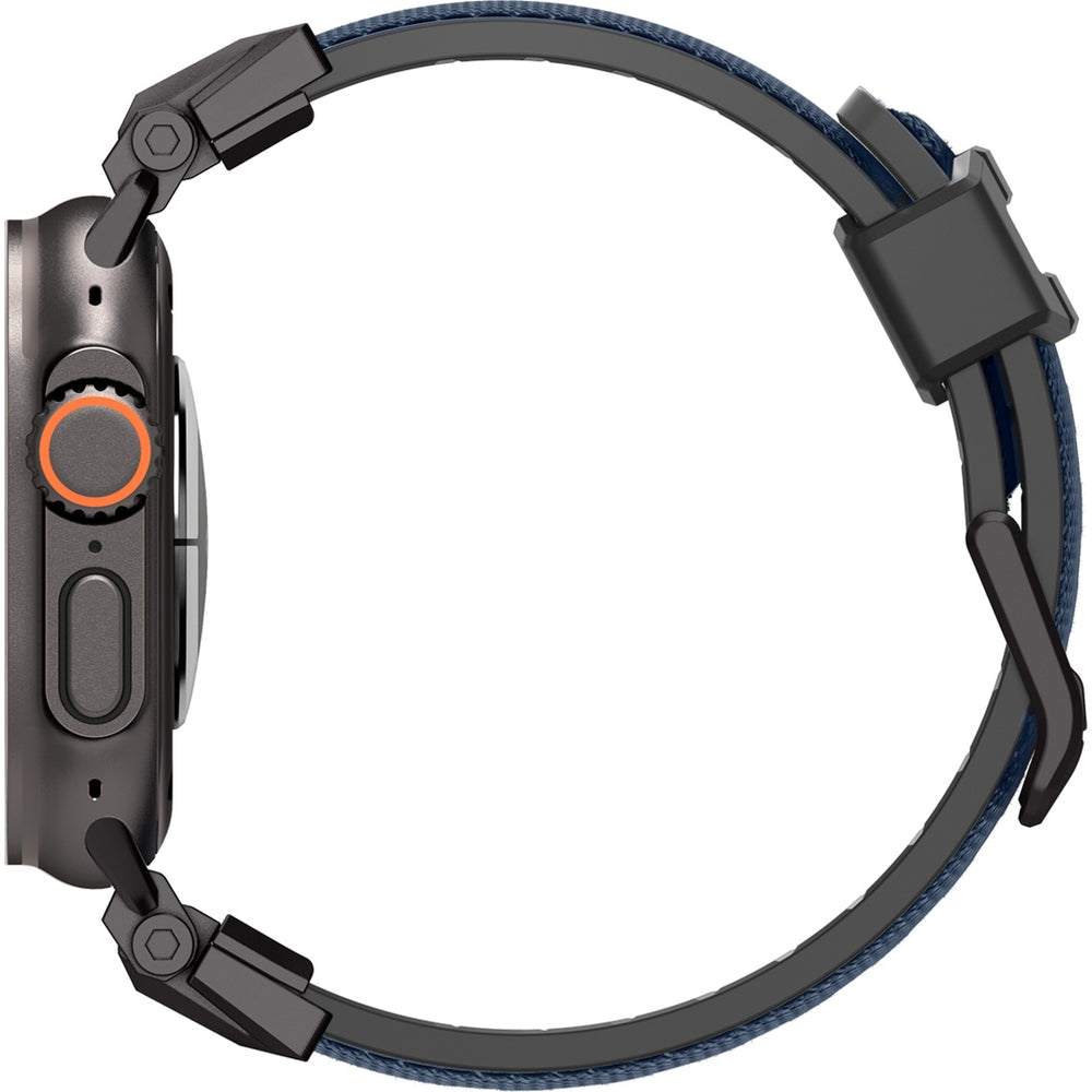Spigen DuraPro Armor Armband für Apple Watch, Blau, seitliche Ansicht, strapazierfähiges TPU und Nylon Design, Metallverbindungen.