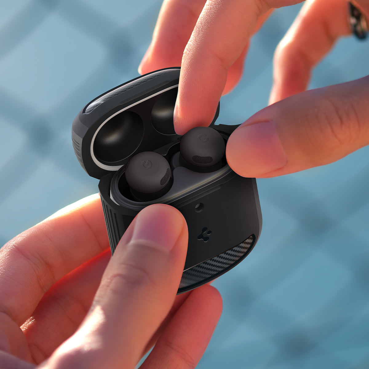 Schutzhülle für Pixel Buds Pro 2 / Pro, Spigen Rugged Armor, Schwarz