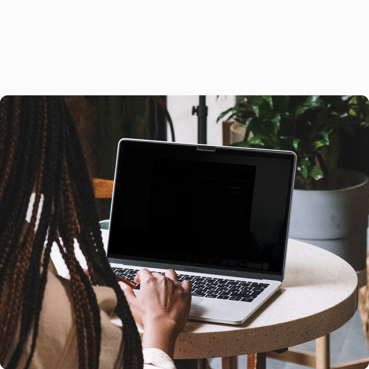 Folie mit Sichtschutzfilter für MacBook Pro 14" 2021-2024, Spigen SafeView Privacy Filter