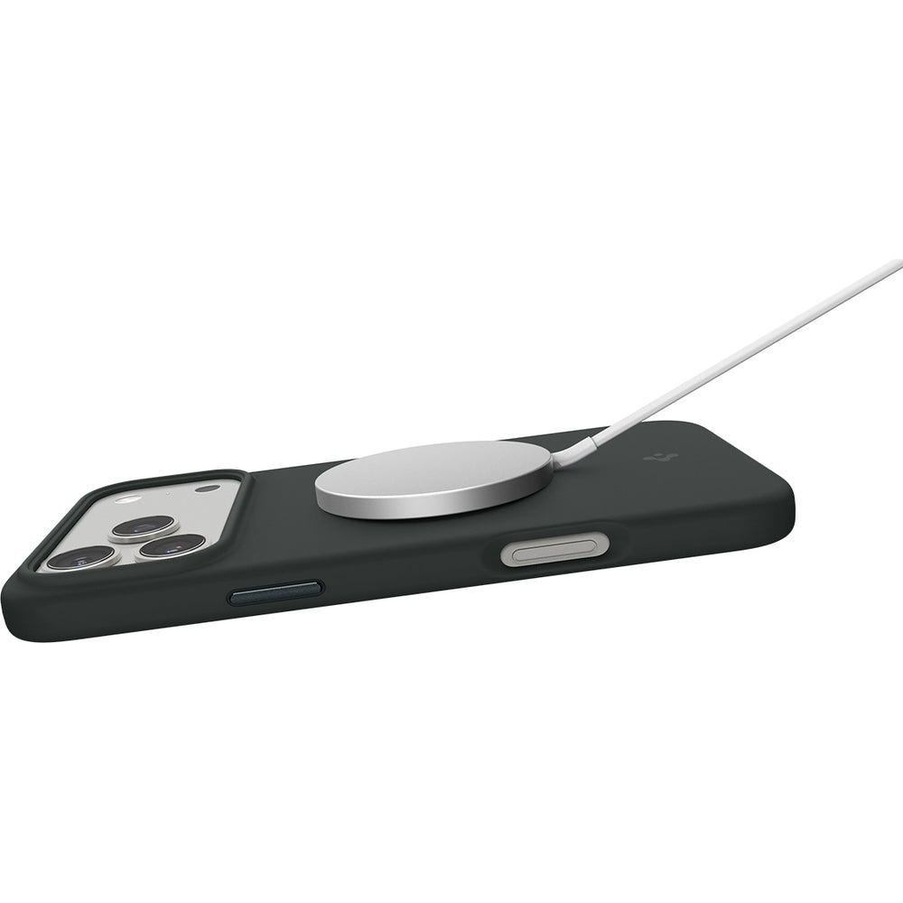 Handyhülle für iPhone 17 Pro, Spigen Silicone Fit Mag mit MagSafe, Grün