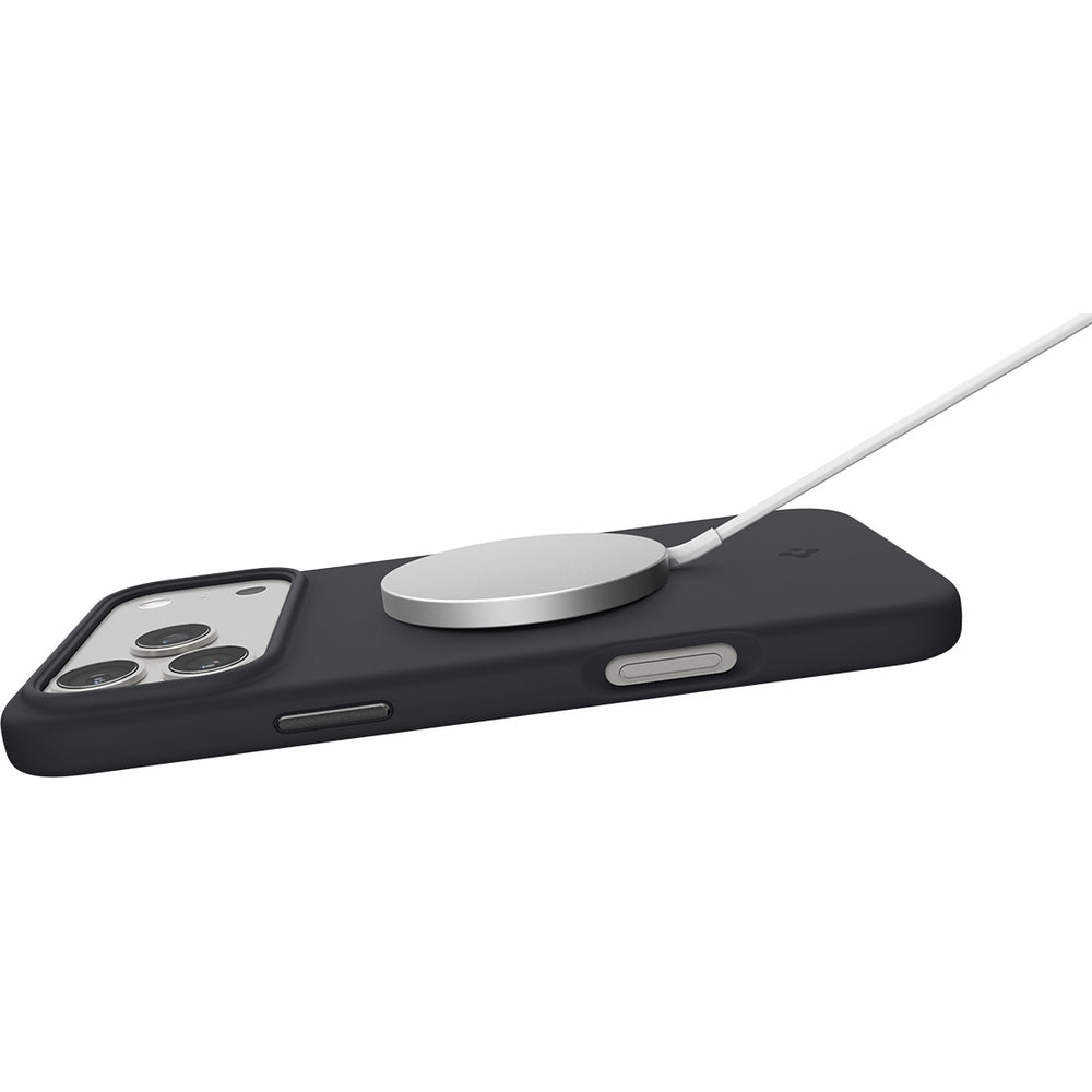 Handyhülle für iPhone 17 Pro Max, Spigen Silicone Fit Mag mit MagSafe, Schwarz