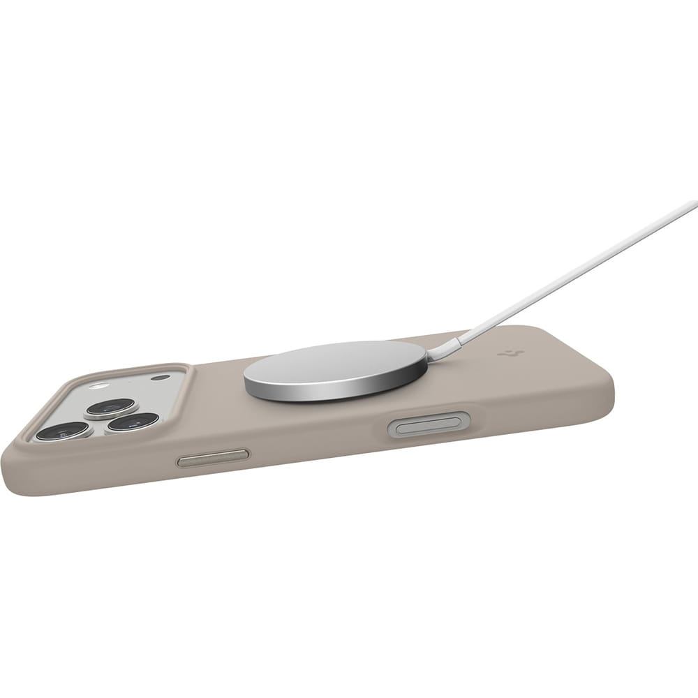 Handyhülle für iPhone 17 Pro, Spigen Silicone Fit Mag mit MagSafe, Beige