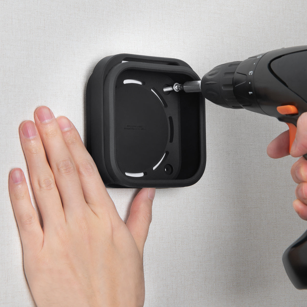 Halterung für Apple TV 4K 3. Gen (2022), Spigen Silicone Fit Mount, Schwarz