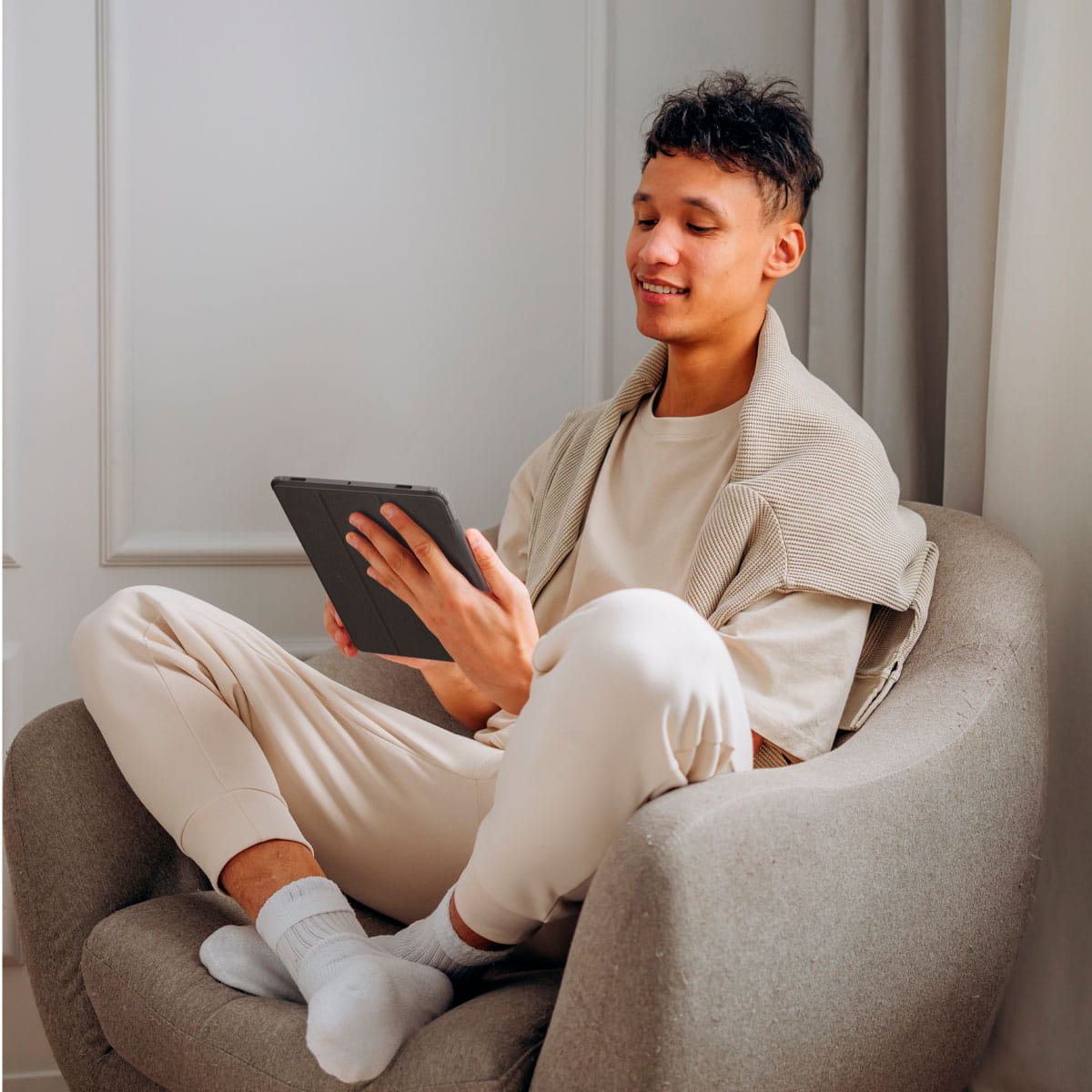 Schutzhülle für Galaxy Tab S10 FE / S9, Spigen Ultra Hybrid Pro, Schwarz und Transparent