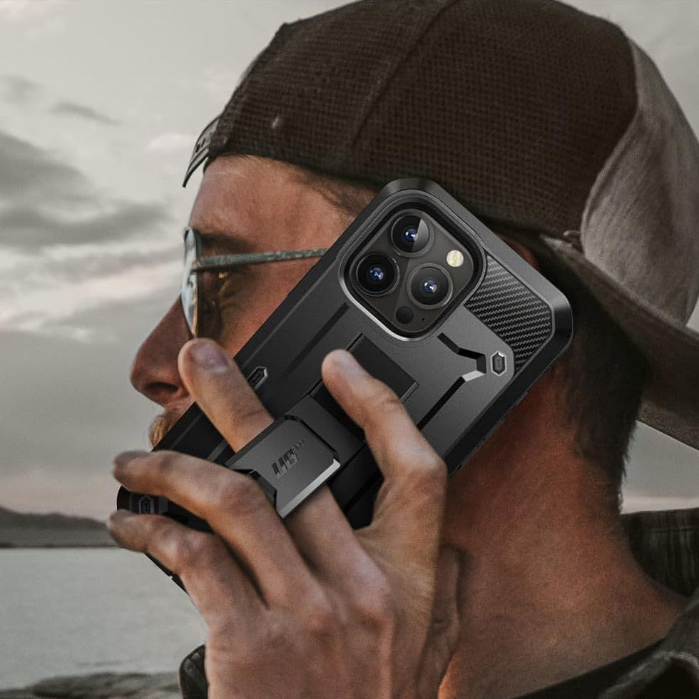 Schutzhülle Supcase UB Pro SP für iPhone 15 Pro Max, Schwarz