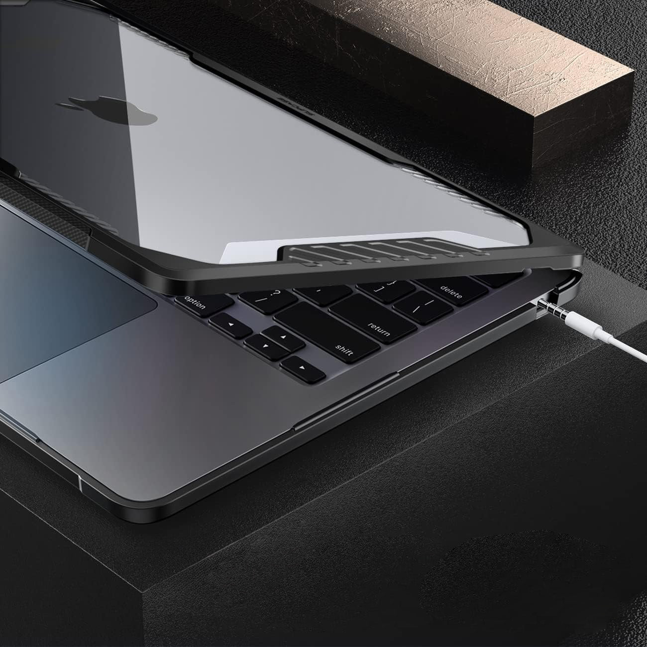 Schutzhülle für MacBook Air 13.6" M5 / M4 / M3 / M2, Supcase Unicorn Beetle UB, Schwarz/Transparent
